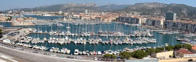Toulon private jet charter