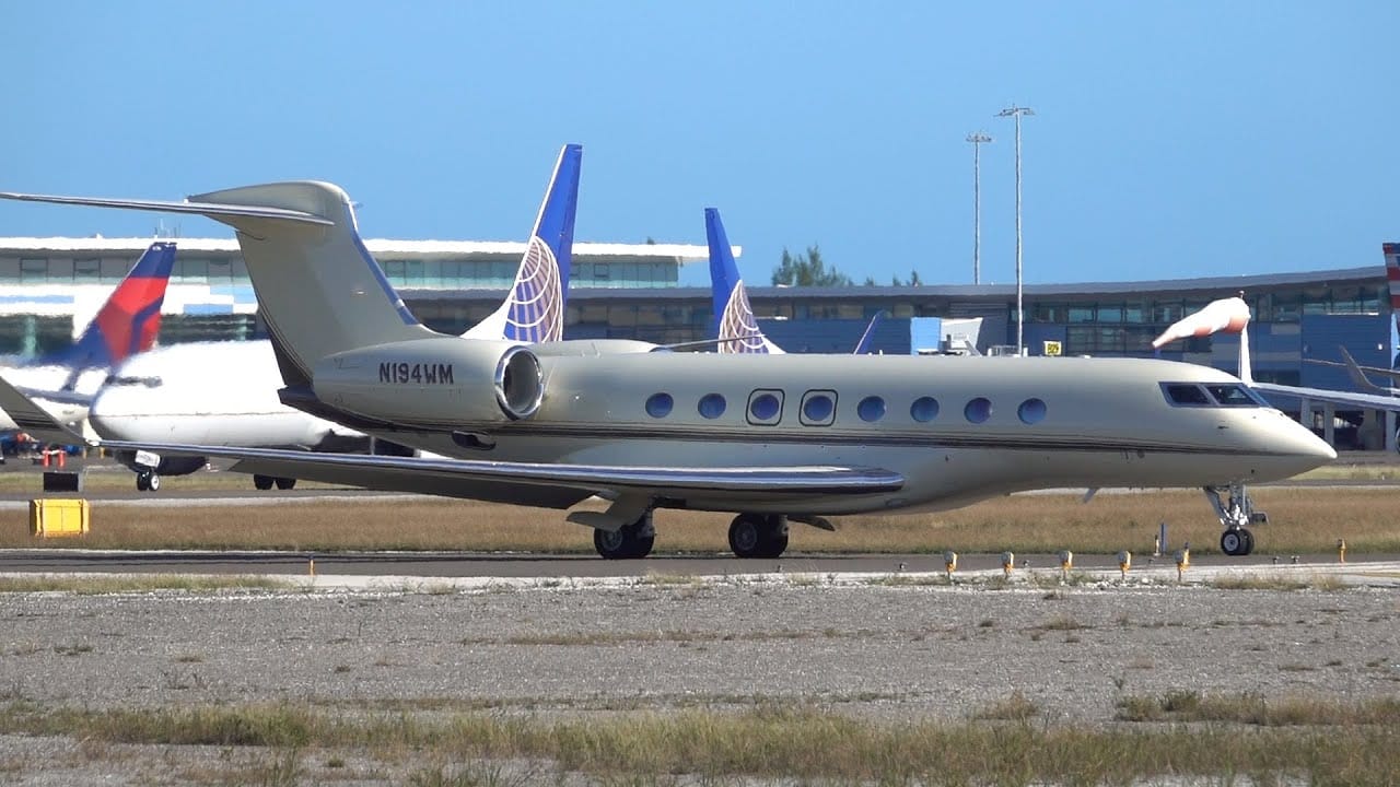 🇧🇸 Bill Gates' Private Jet Takeoff | Gulfstream G650ER