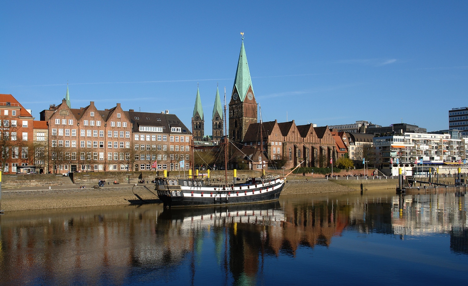 Boardwalk Stroll along the Schlachte